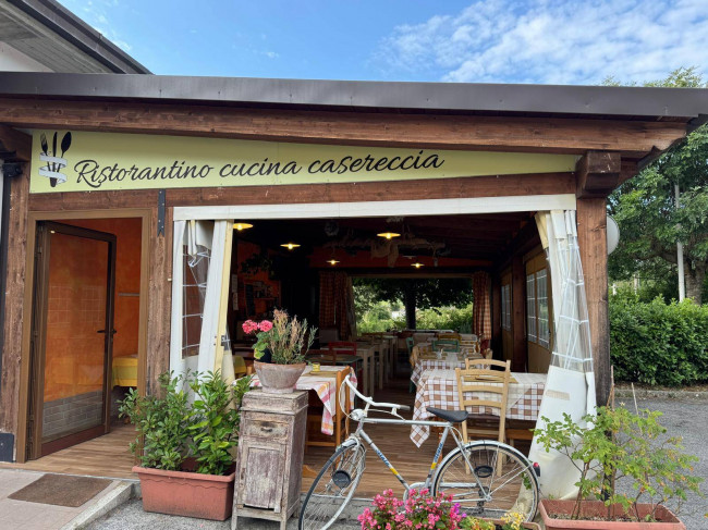 Attività commerciale in vendita a Comunanza
