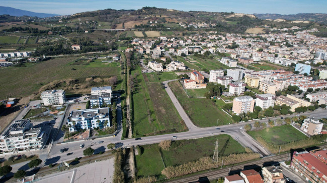 Terreno Edificabile Solo Commerciale / Altre Destinazioni in Vendita a San Benedetto del Tronto