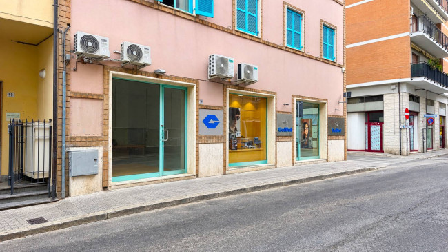 Locale Commerciale in affitto a San Benedetto del Tronto