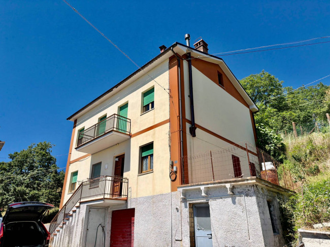 Stabile / Palazzo in vendita a Montemonaco