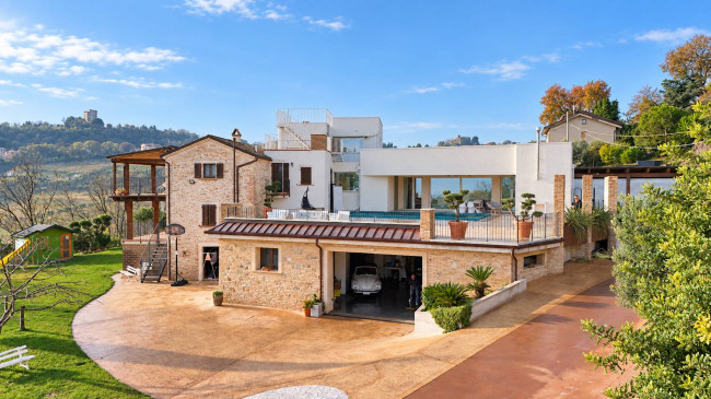Villa singola in Vendita a Acquaviva Picena
