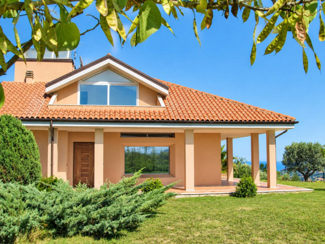 Villa singola in Vendita a Grottammare