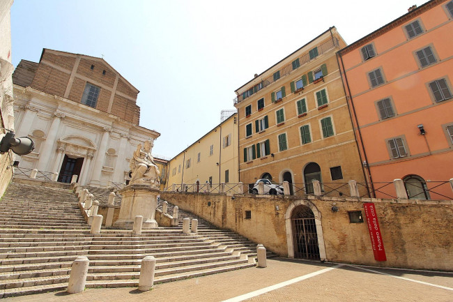 Appartamento in Vendita a Ancona