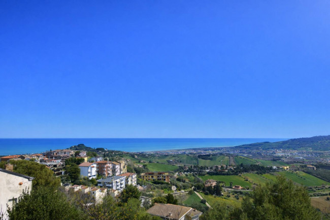 Casa cielo - terra in vendita a Monteprandone