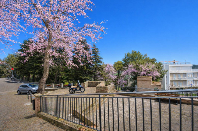 Casa cielo - terra in vendita a Monteprandone