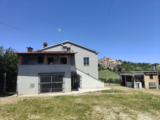 Casale Colonico Rustico in Vendita a Spinetoli