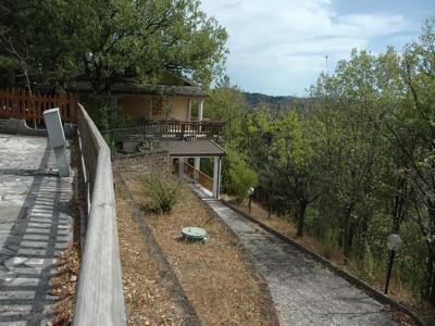 Villino a  schiera / bifamiliare in vendita a Montefortino