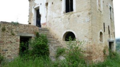 Casale Colonico in vendita a Monsampolo del Tronto