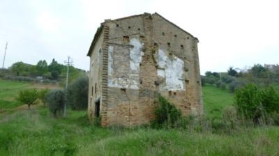 Casale Colonico in vendita a Monsampolo del Tronto