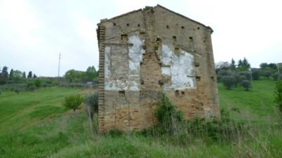 Casale Colonico in vendita a Monsampolo del Tronto