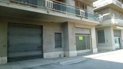 Locale Commerciale in affitto a Grottammare