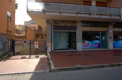 Locale Commerciale in vendita a San Benedetto del Tronto