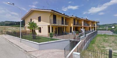 Villino a  schiera / bifamiliare in Vendita a Ortezzano