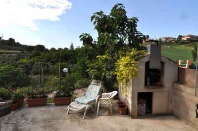 Casale Colonico in vendita a Monsampolo del Tronto