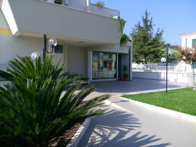 Locale Commerciale in affitto a San Benedetto del Tronto