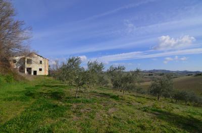 Casale Colonico in vendita a Appignano del Tronto