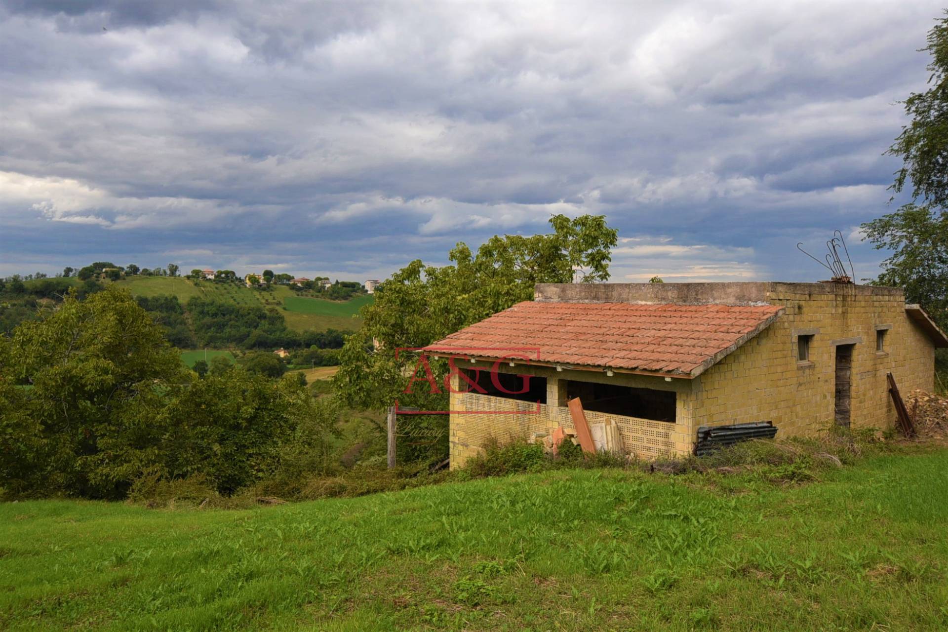 Rustico - Cascina MOGLIANO vendita  CAMPAGNA  A & G Immobiliare