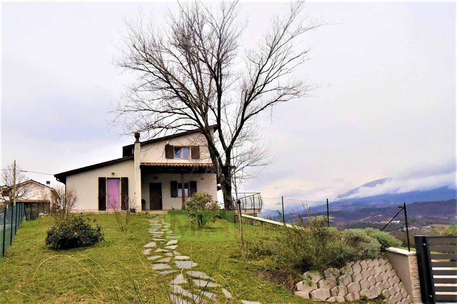 Villa in vendita a Sarnano (MC)