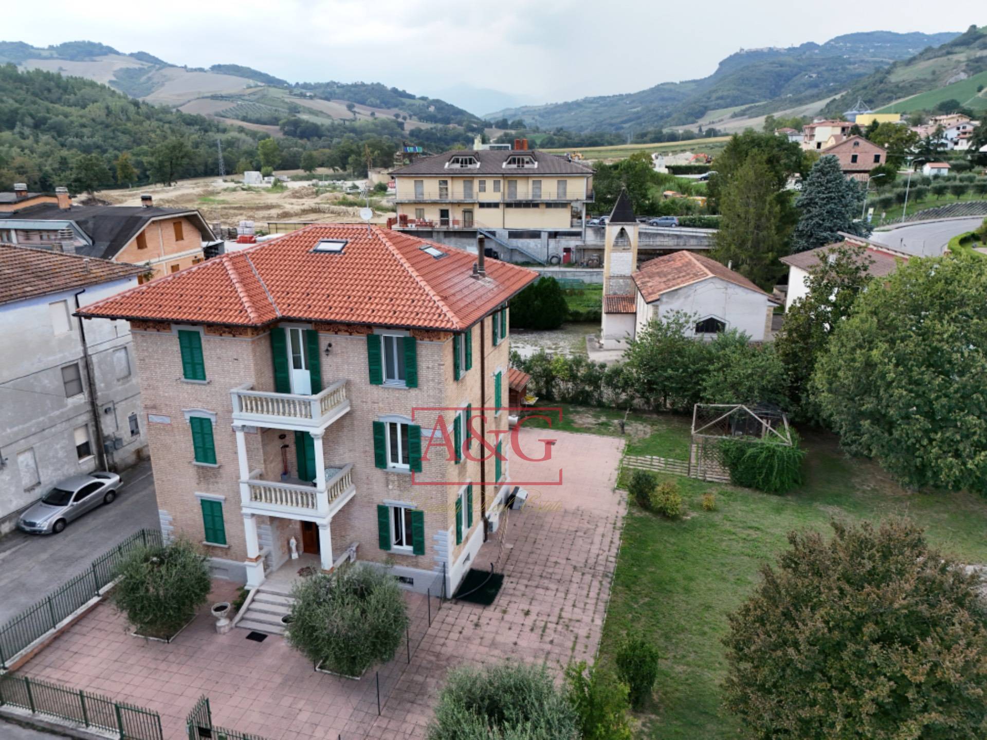 Villa in vendita a Santa Vittoria in Matenano