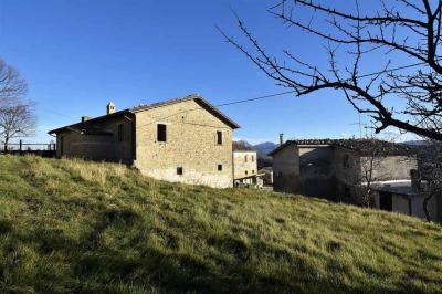 farmhouse to restore for sale in Roccafluvione