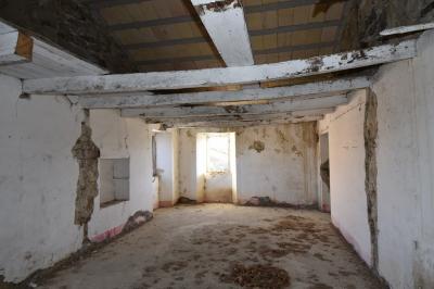 farmhouse to restore for sale in Roccafluvione