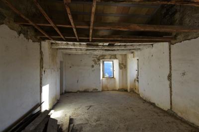 farmhouse to restore for sale in Roccafluvione