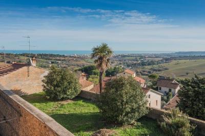 Casa singola in Vendita a Civitanova Marche