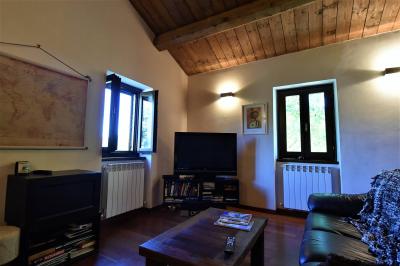 Farmhouse for sale in Venarotta