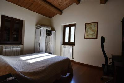 Farmhouse for sale in Venarotta