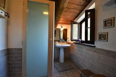 Farmhouse for sale in Venarotta