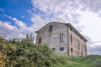 Casa colonica in vendita a Montelparo
