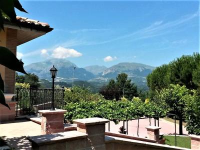 Villa for sale in Amandola