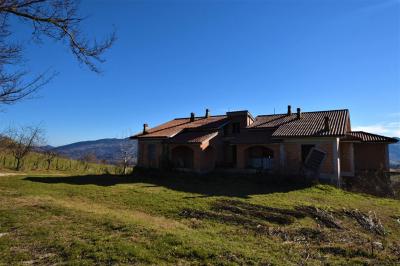 Villa for sale in Amandola