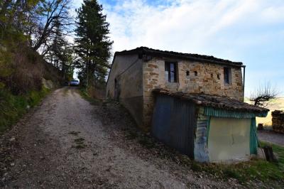 Casa colonica in vendita a Santa Vittoria in Matenano