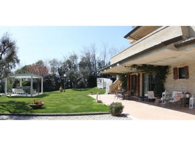 Villa for Sale to Civitanova Marche
