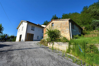 Casale in Vendita a Sant'Angelo in Pontano