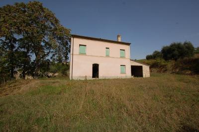 Casa colonica in vendita a Montottone