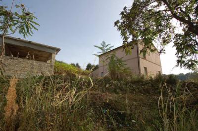Casa colonica in vendita a Montottone