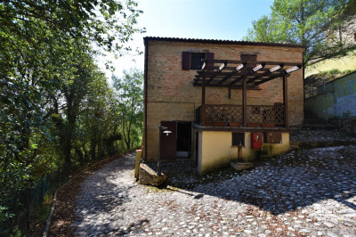 Casa cielo-terra in vendita a Sarnano