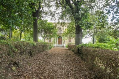 Villa for Sale to Sant'Elpidio a Mare