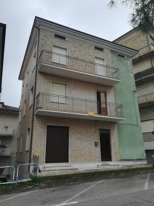 Home for Sale to Torre San Patrizio