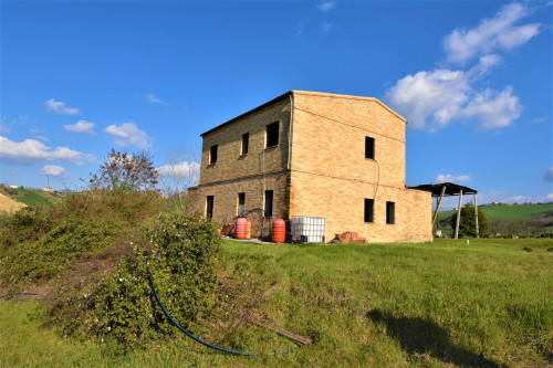 farmhouse for sale in Rapagnano