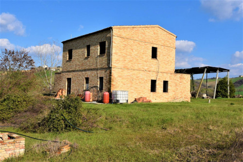 farmhouse for sale in Rapagnano