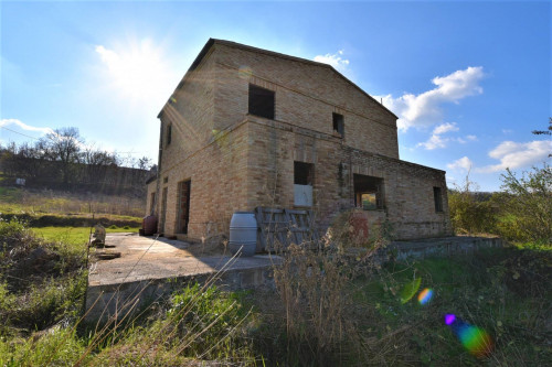 farmhouse for sale in Rapagnano