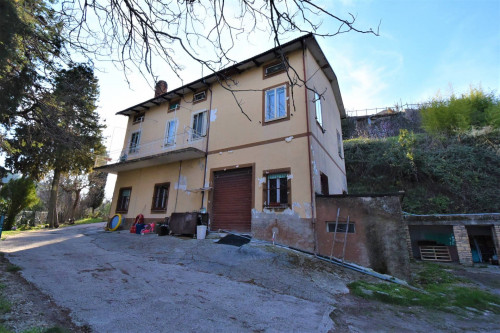 detached House for sale in Montelparo