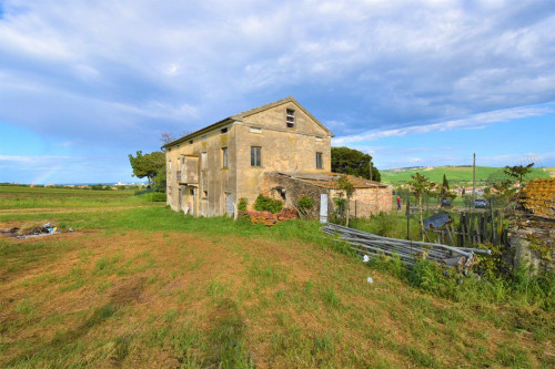 Casale in vendita a Sant'Elpidio a Mare