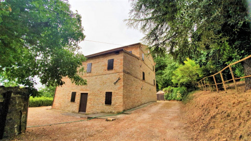 Casale in vendita a Belmonte Piceno