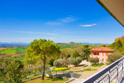 Casa cielo-terra in vendita a Montecosaro