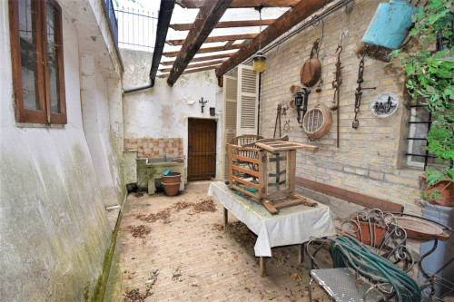 townhouse for sale in Amandola