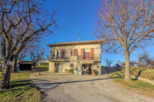 detached House to Buy in Comunanza